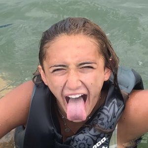 Meet your Posher, Ava